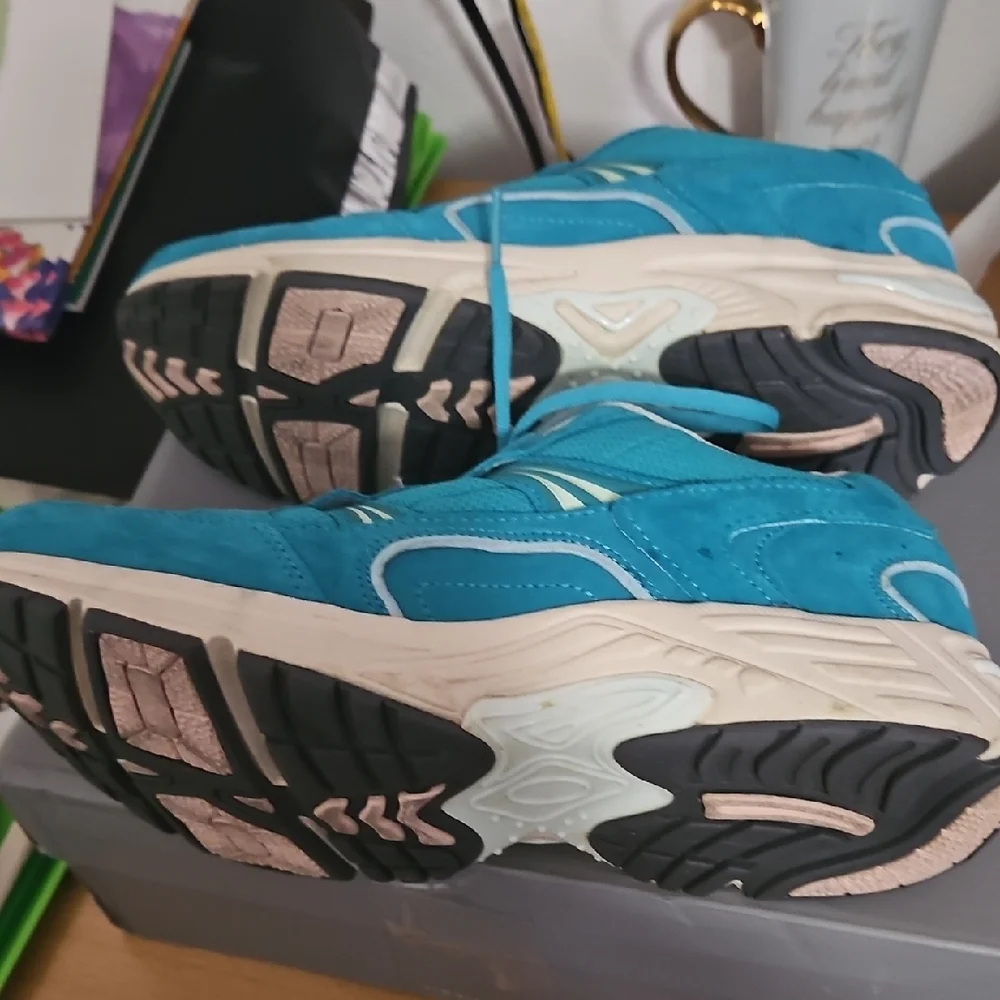 VIONIC WOMAN SNEAKER SHOES 8.5 - Picture 5 of 5